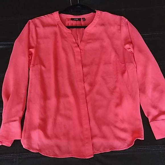 Apt. 9 Tops - Apt 9 cayenne coral sheer button blouse XLP